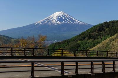 富士見橋と富士山| 御坂峠に登る途中で撮影しました