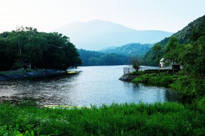 長老湖と不忘山| 湖と山が美しい静かなスポット