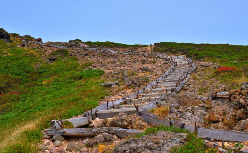 [ 大岳へ続く登山道 ]  