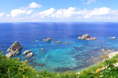 島武意海岸| トンネルを抜けると積丹ブルーの海が広がっていました。