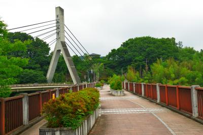 旧秩父橋| 現在は車は通れず、歩道として利用されています。左側には新しい秩父橋（3代目）があります。