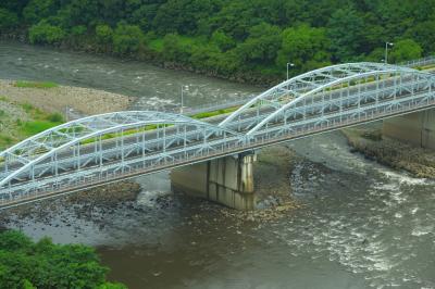 群馬大橋| 群馬県庁展望ホールより撮影。利根川に架かる美しいアーチ橋。