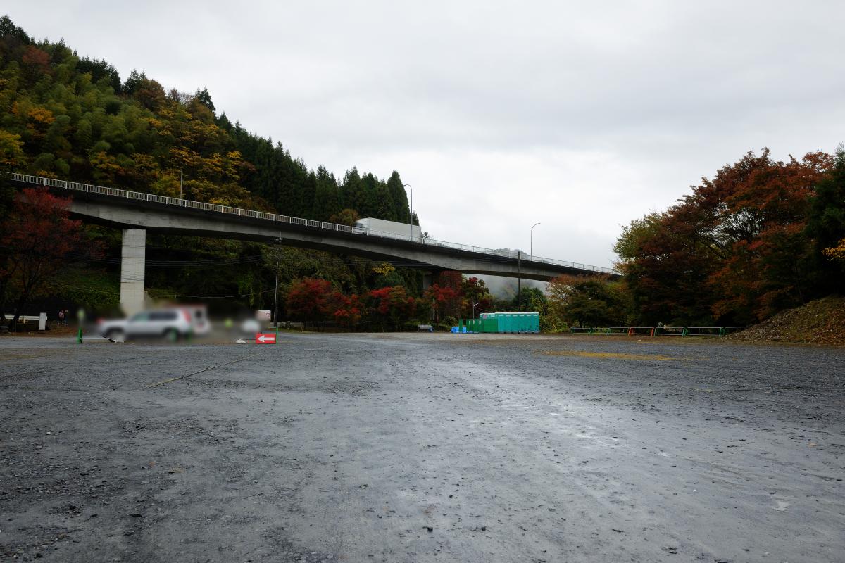 花貫渓谷 汐見滝吊橋の紅葉トンネルは茨城県屈指のモミジの名所 ピクスポット 絶景 風景写真 撮影スポット 撮影ガイド カメラの使い方