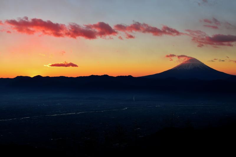 [ 甘利山眺望 ]  甲府盆地と富士山の眺望が素晴らしい