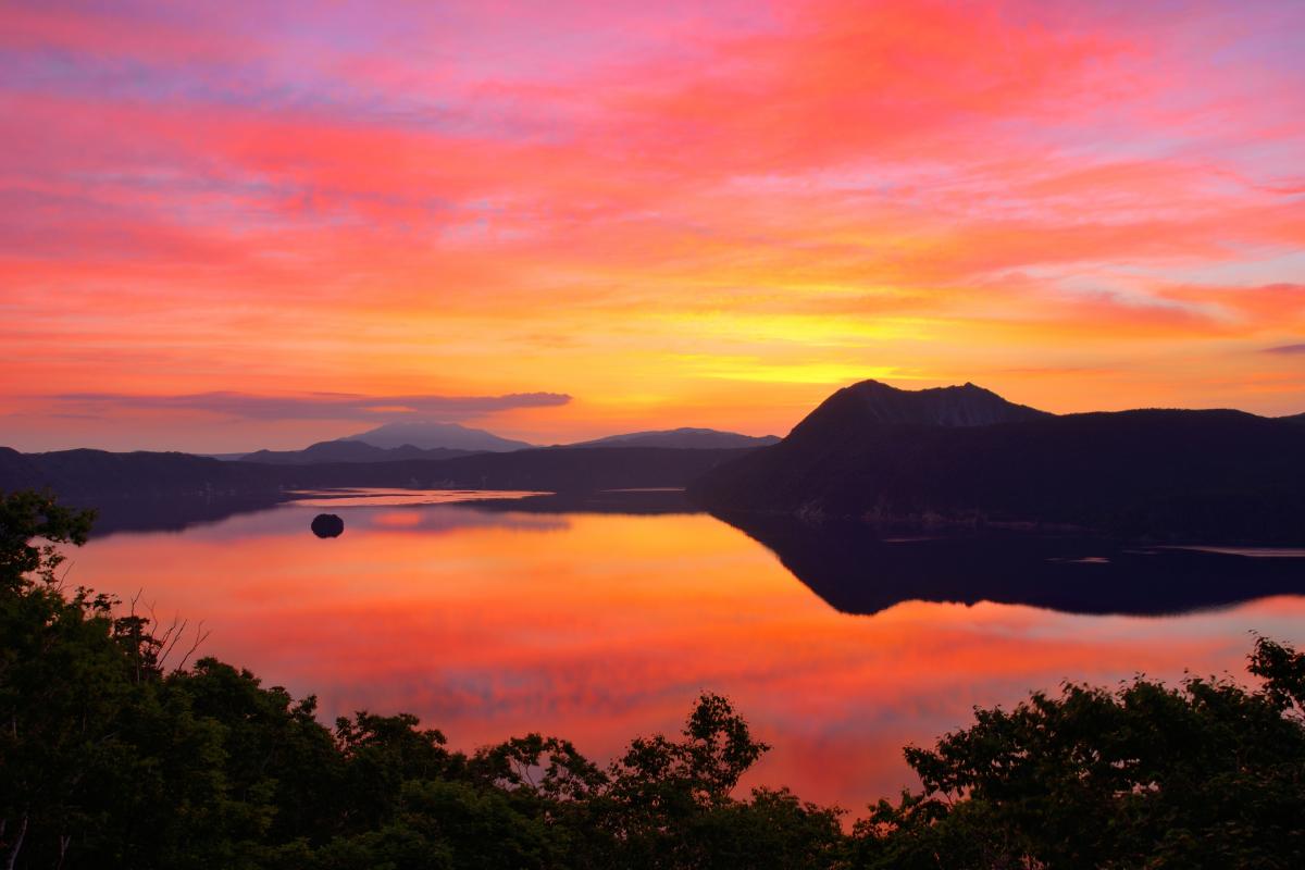 摩周 湖 の 夕日