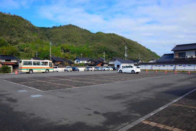 [ 駅裏登山道 ]  