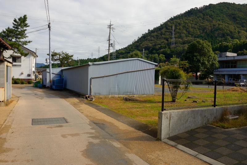 [ 駅裏登山道 ]  