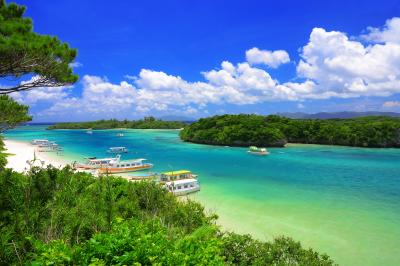 川平湾| 潮の流れと雲の流れが印象的でした。