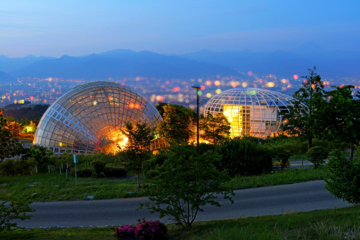 新日本三大夜景に選ばれた絶景 山梨県笛吹川フルーツ公園 甲府盆地の夜景 富士山撮影ガイド ピクスポット 絶景 風景写真 撮影スポット 撮影ガイド カメラの使い方