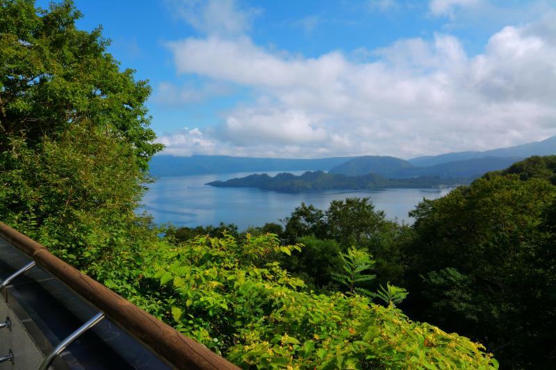 [ 十和田湖 発荷峠展望台 ]  