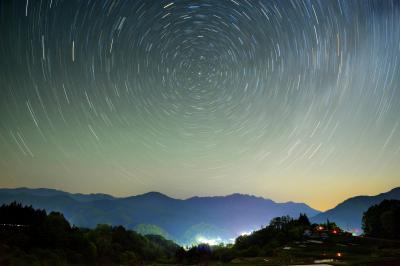 快晴で空気が澄んだ夜。鬼無里からたくさんの星が見えました。