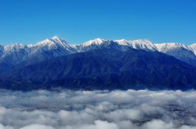 長峰山 北アルプス| 安曇野を覆う雲海が次第に晴れていきました。