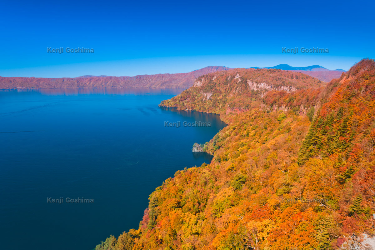 十和田湖 ブルーの湖面と新緑 紅葉が美しい青森県を代表するビュースポット ピクスポット 絶景 風景写真 撮影スポット 撮影ガイド カメラの使い方