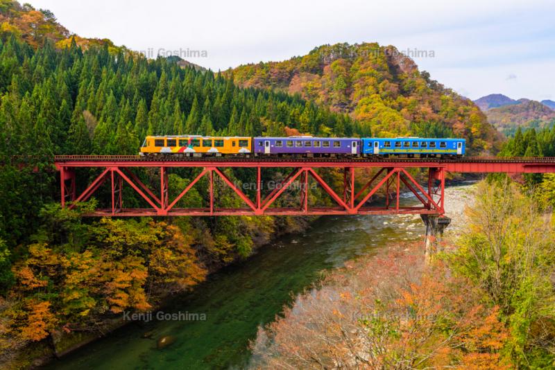 秋田内陸線と大又川橋梁| 